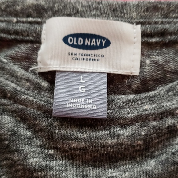 Old Navy gray tee with cream fringe - Picture 3 of 4